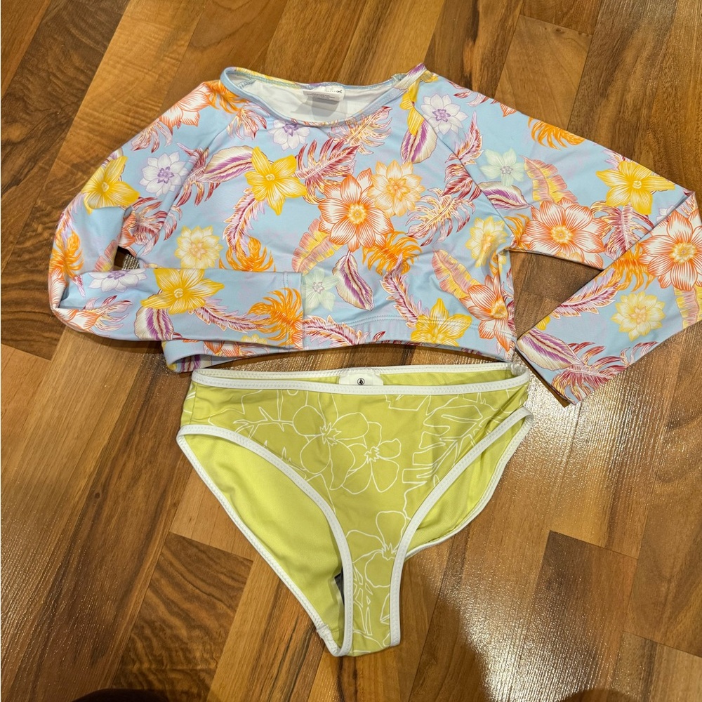 Volcom swim rashguard long‎ sleeve snapper rock bottoms 10 Volcom bathing suit